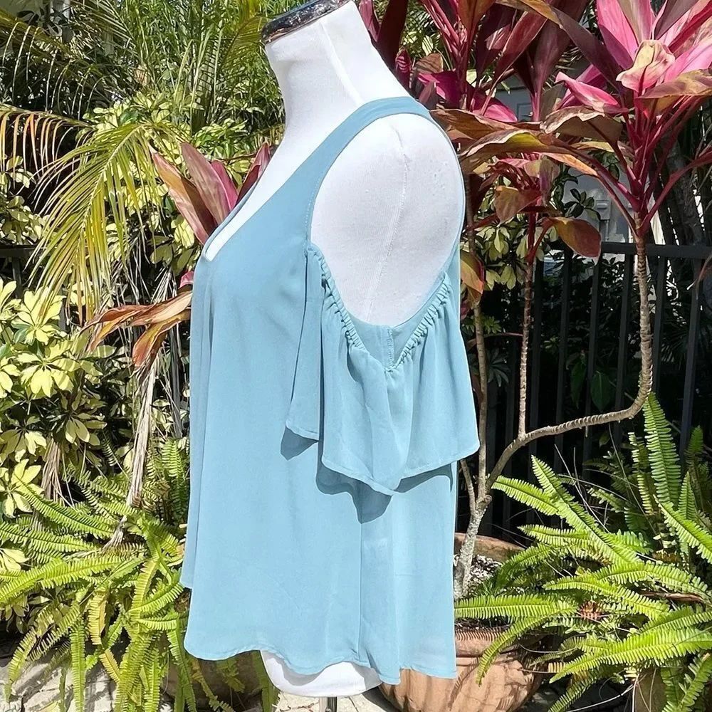 Show Me Your MuMu Hazel Ruffle Cold Shoulder Top - Picture 4 of 7